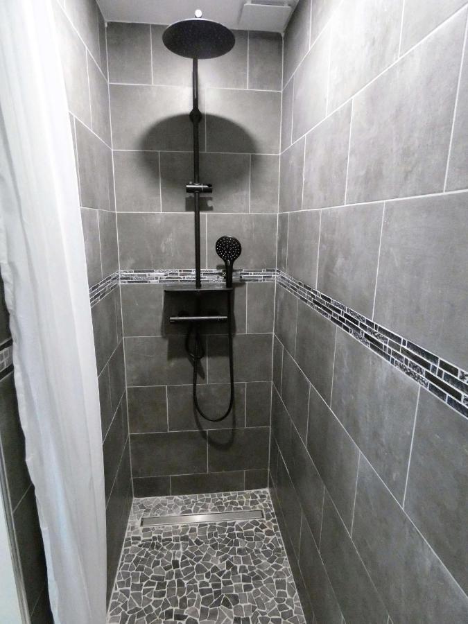 Proche Lac Du Salagou, Chambre Agreable Avec Salle D'Eau Et Wc Prive Lacoste  エクステリア 写真